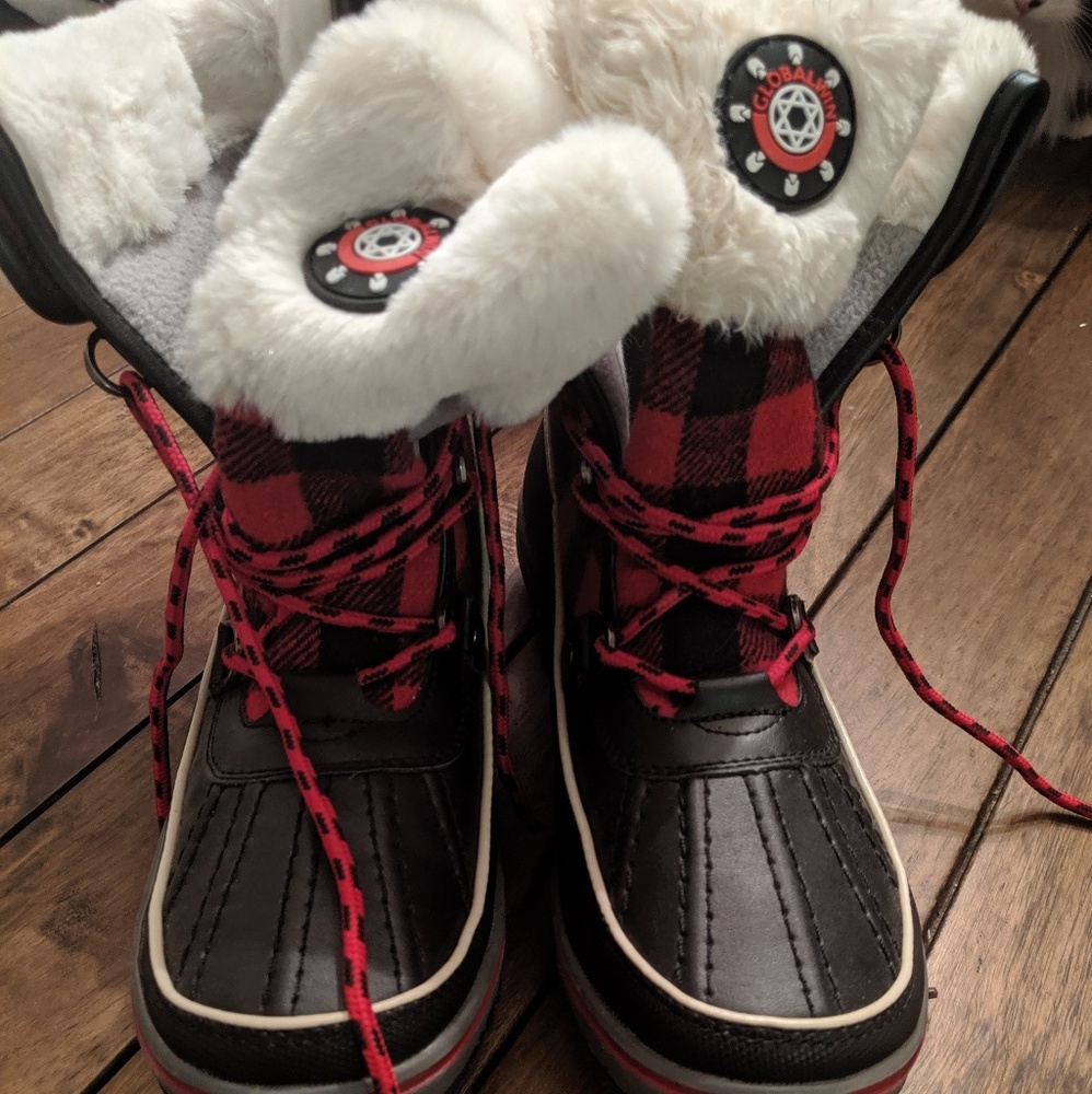 Fuzzy flannel snow boots